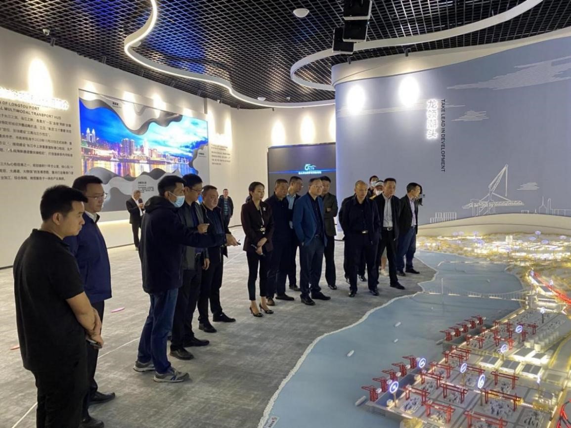 胡涛主席率队到龙头港展厅调研